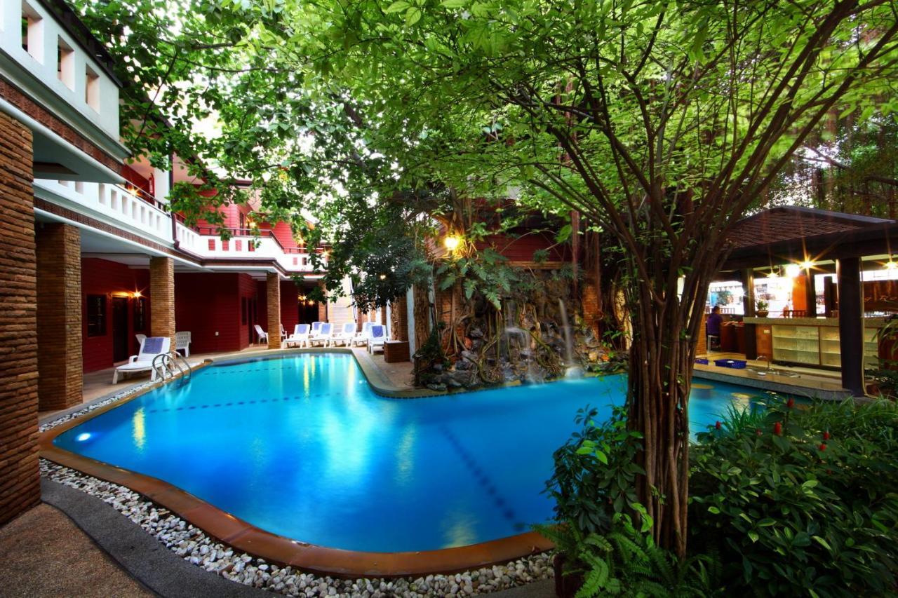 Jang Resort Patong Exterior foto